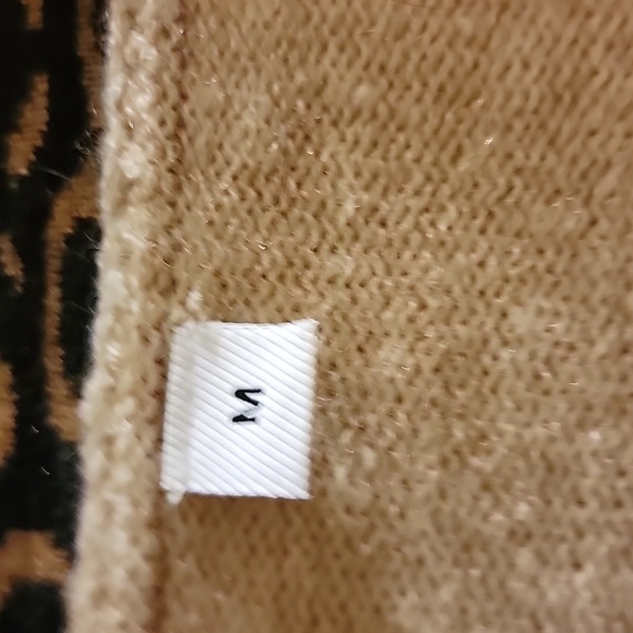 V-neck cardigan sweater - Picture 3 of 8